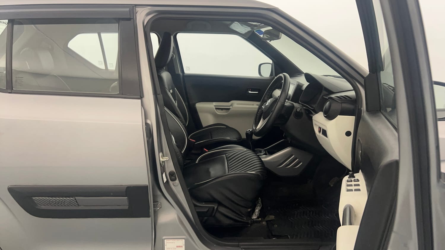 Used 2022 Maruti Suzuki Ignis Zeta 1.2 MT Petrol Manual interior RIGHT SIDE FRONT DOOR CABIN VIEW