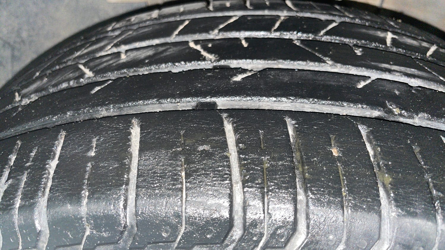 Used 2022 Hyundai Venue SX 1.0 Turbo Petrol Manual tyres LEFT FRONT TYRE TREAD VIEW