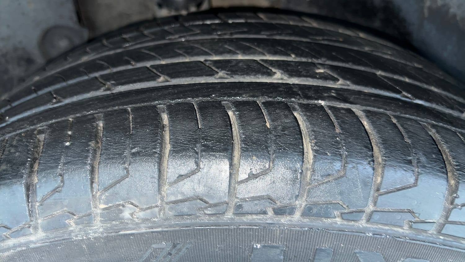 Used 2021 kia Seltos HTX IVT 1.5 Petrol Automatic tyres RIGHT REAR TYRE TREAD VIEW