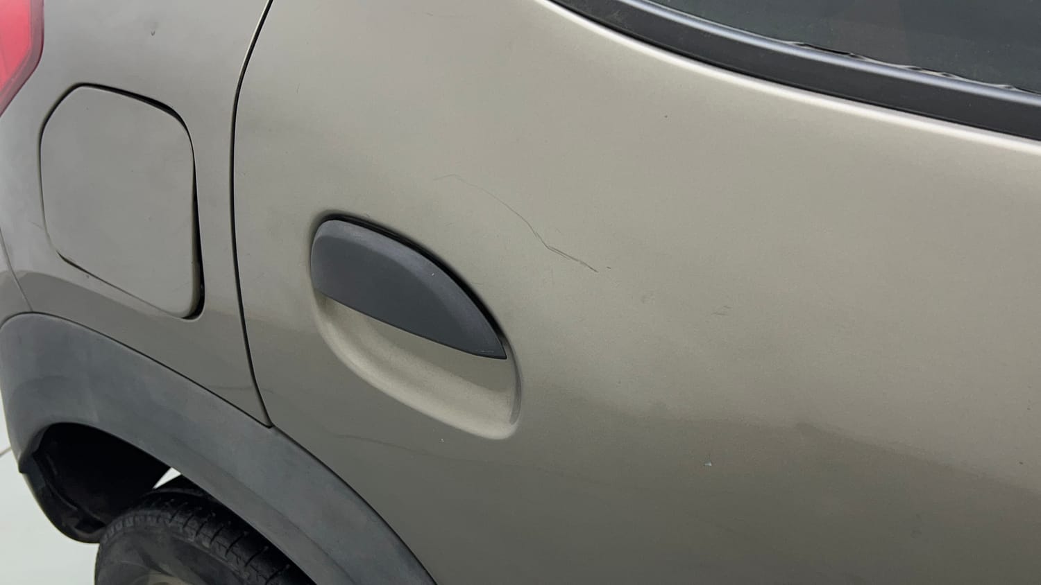 Used 2017 Renault Kwid 1.0 RXL AMT Petrol Automatic dents MINOR DENT