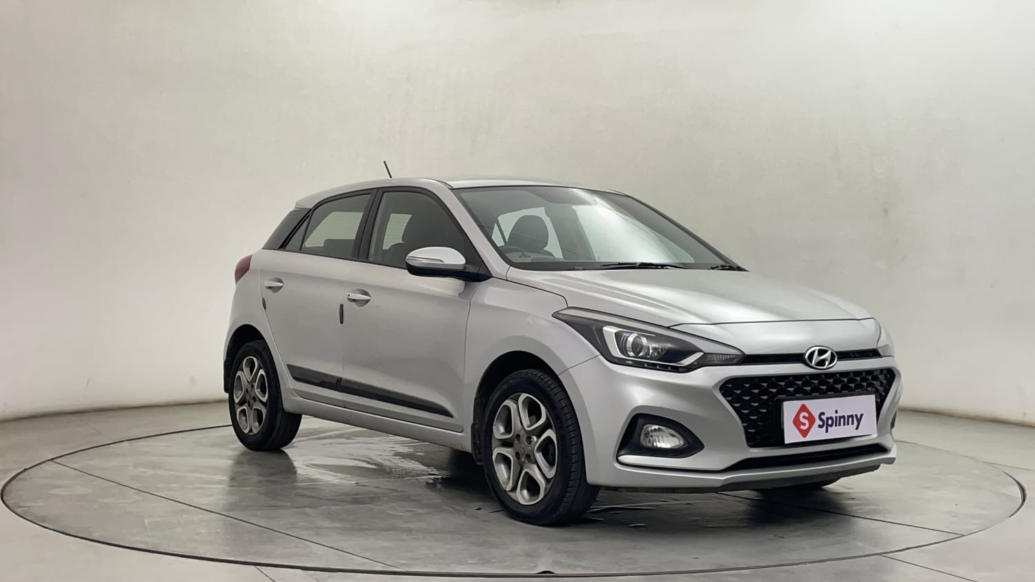 Used 2018 Hyundai Elite i20 Asta 1.4 CRDI Diesel Manual exterior RIGHT FRONT CORNER VIEW