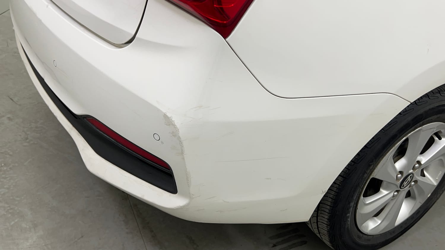 Used 2018 Hyundai Xcent SX 1.1 CRDi Diesel Manual dents MINOR SCRATCH