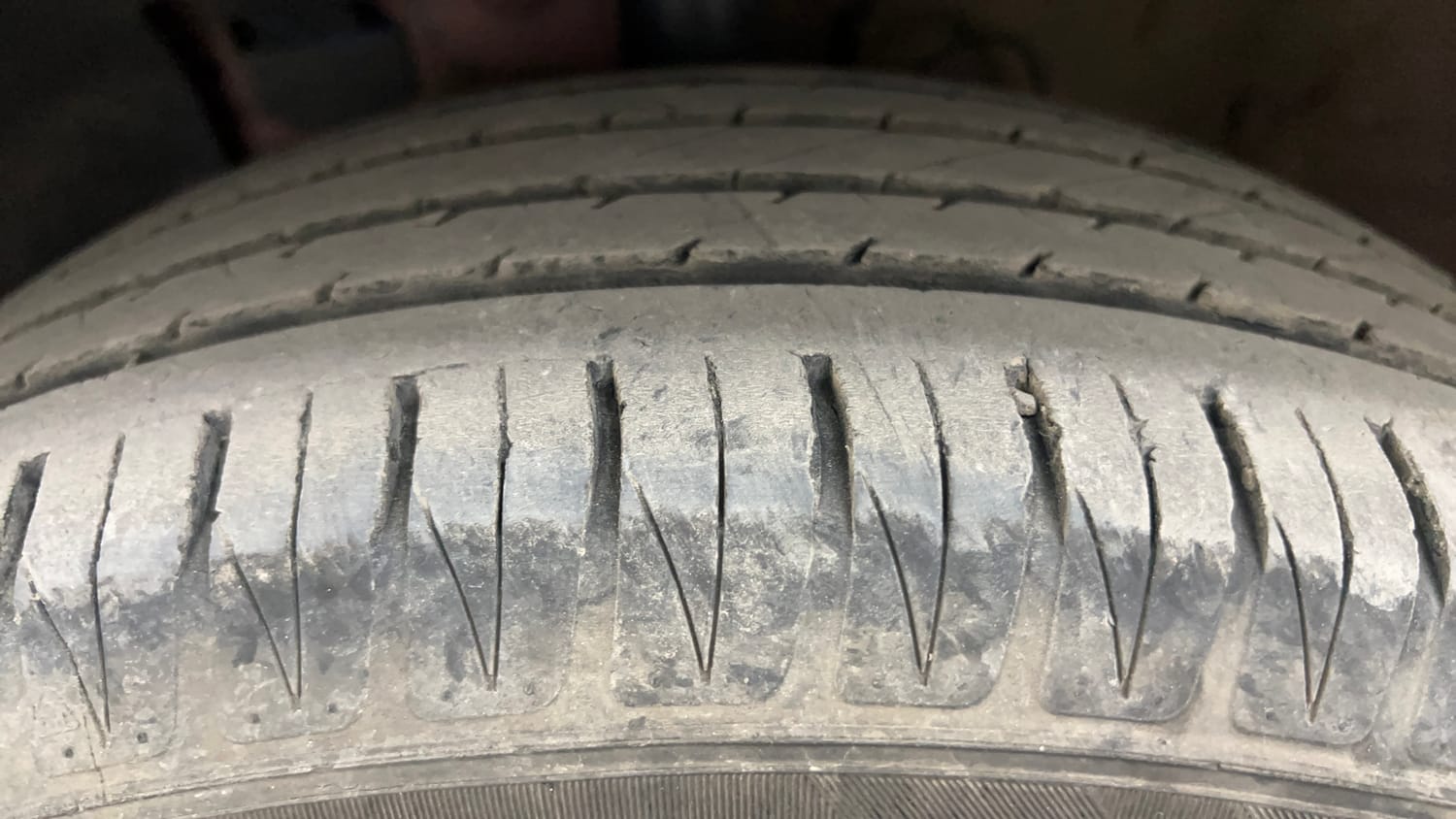 Used 2020 Hyundai Venue SX Plus 1.0 Turbo DCT Petrol Automatic tyres LEFT FRONT TYRE TREAD VIEW