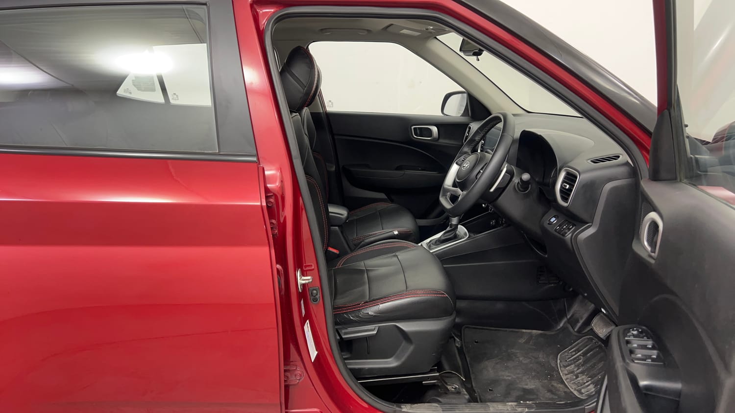 Used 2020 Hyundai Venue SX Plus 1.0 Turbo DCT Petrol Automatic interior RIGHT SIDE FRONT DOOR CABIN VIEW