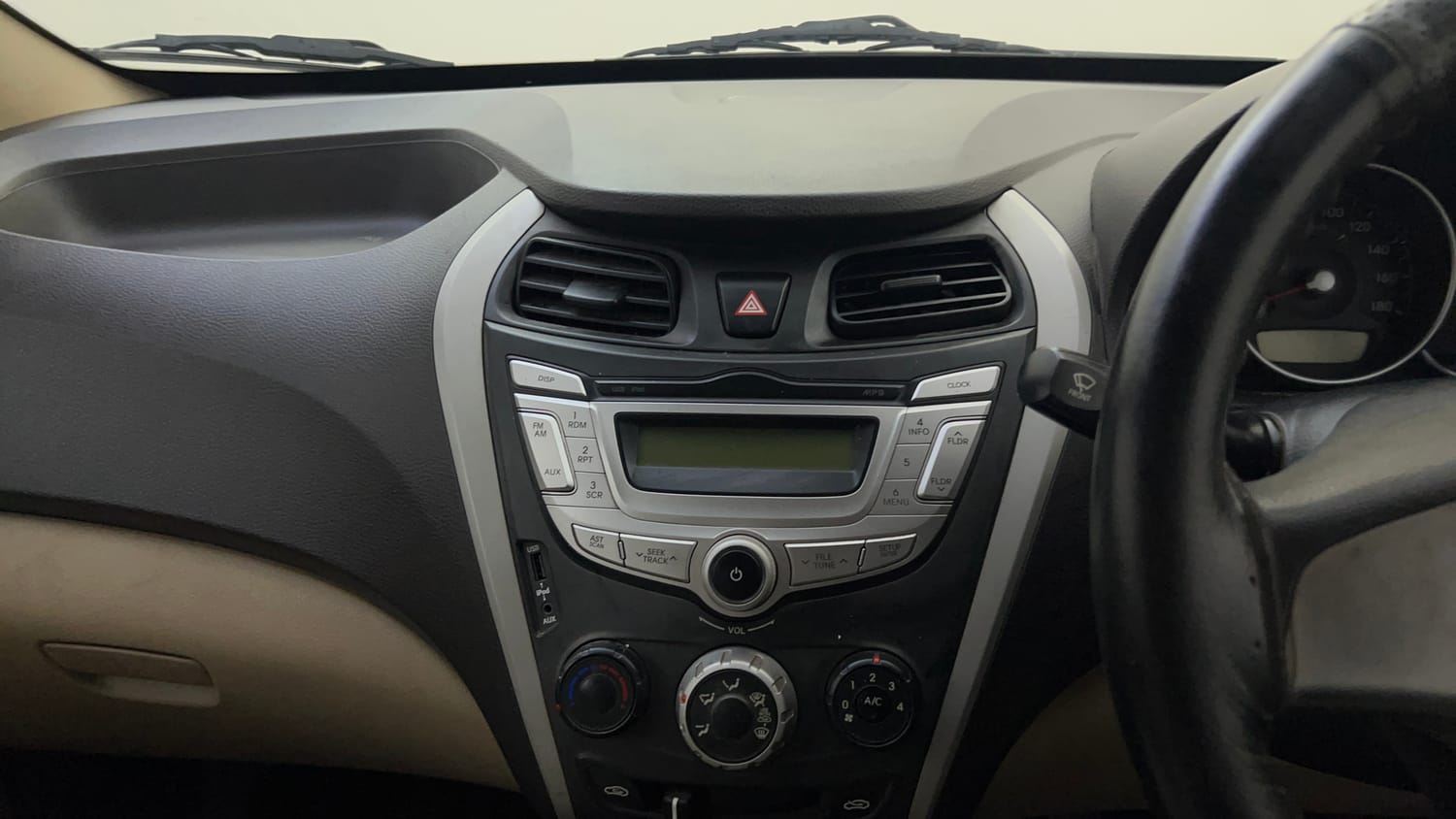 Used 2017 hyundai Eon Magna+ (O) Petrol Manual top_features Integrated (in-dash) music system