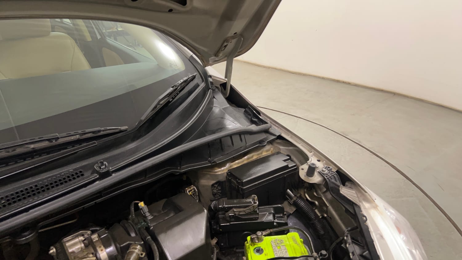 Used 2016 Honda City V Petrol Manual engine ENGINE LEFT SIDE HINGE & APRON VIEW