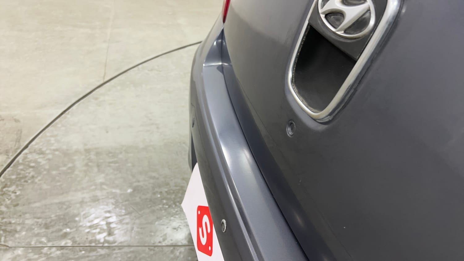 Used 2013 Hyundai i10 Magna 1.1 iRDE2 Petrol Manual dents MINOR SCRATCH