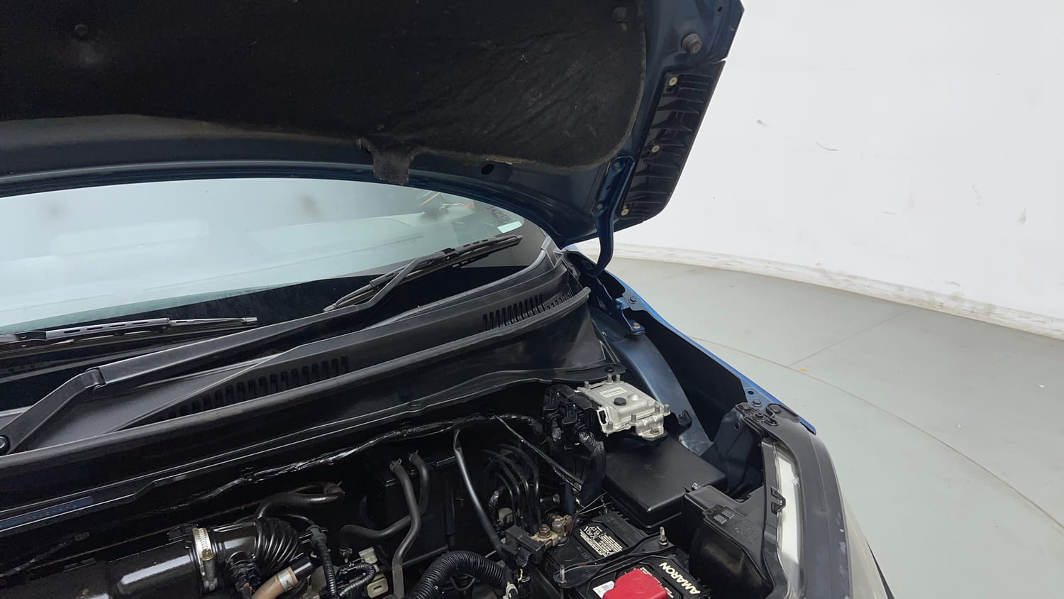 Used 2019 Maruti Suzuki Ignis Delta 1.2 MT Petrol Manual engine ENGINE LEFT SIDE HINGE & APRON VIEW