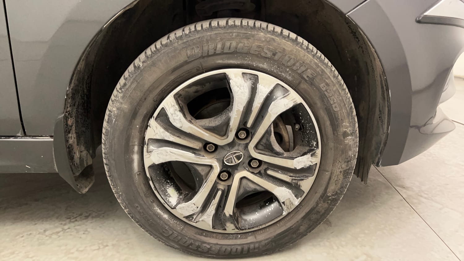 Used 2022 Tata Tiago XZ Plus CNG Cng Manual tyres RIGHT FRONT TYRE RIM VIEW