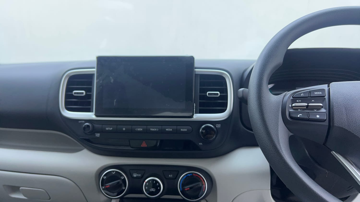 Used 2025 Hyundai Venue S Plus 1.2 Petrol MT Petrol Manual top_features Integrated (in-dash) music system