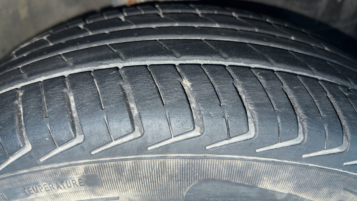 Used 2013 Maruti Suzuki A-Star ZXI Petrol Manual tyres RIGHT FRONT TYRE TREAD VIEW