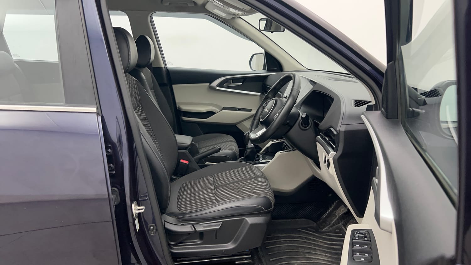 Used 2023 Kia Carens Prestige 1.4 Petrol MT 7 STR Petrol Manual interior RIGHT SIDE FRONT DOOR CABIN VIEW