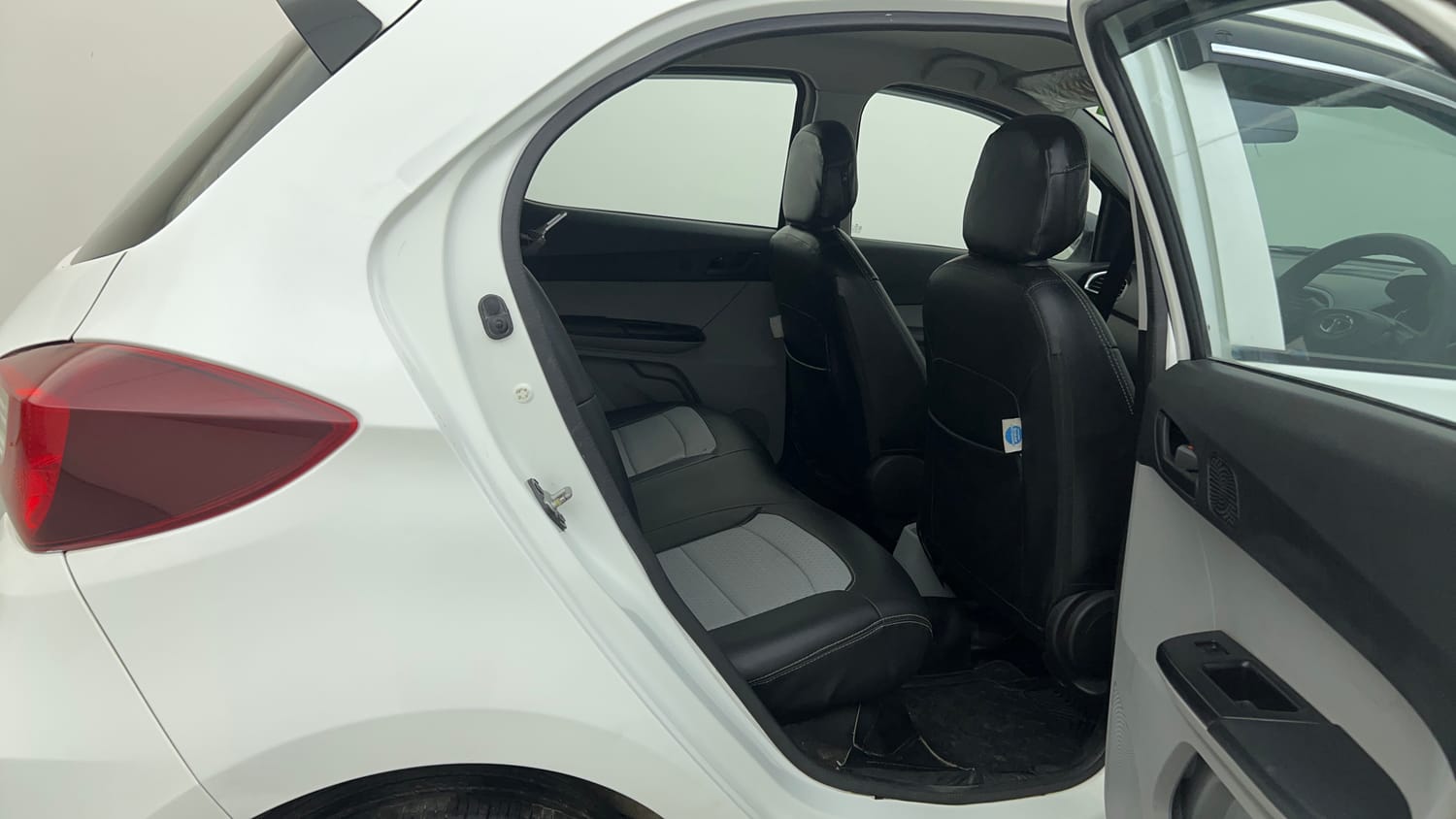 Used 2022 Tata Tiago XT CNG Cng Manual interior RIGHT SIDE REAR DOOR CABIN VIEW