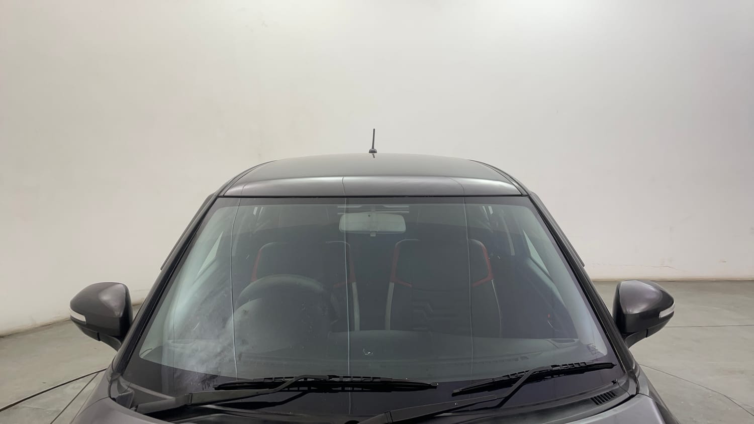 Used 2016 Maruti Suzuki Swift VDi (O) Diesel Manual exterior FRONT WINDSHIELD VIEW