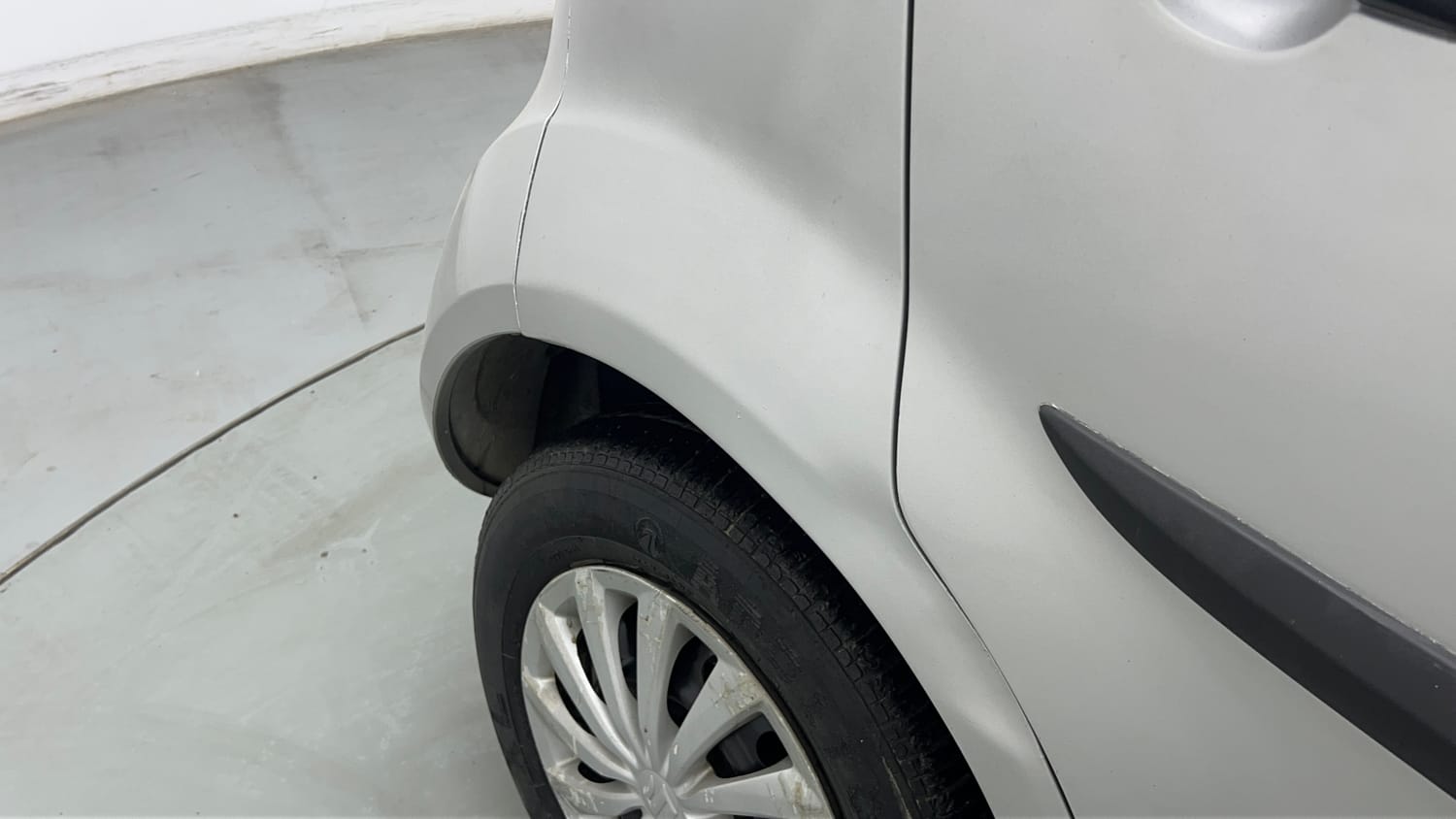 Used 2015 Maruti Suzuki Ritz Vxi BS-IV Petrol Manual dents MINOR SCRATCH