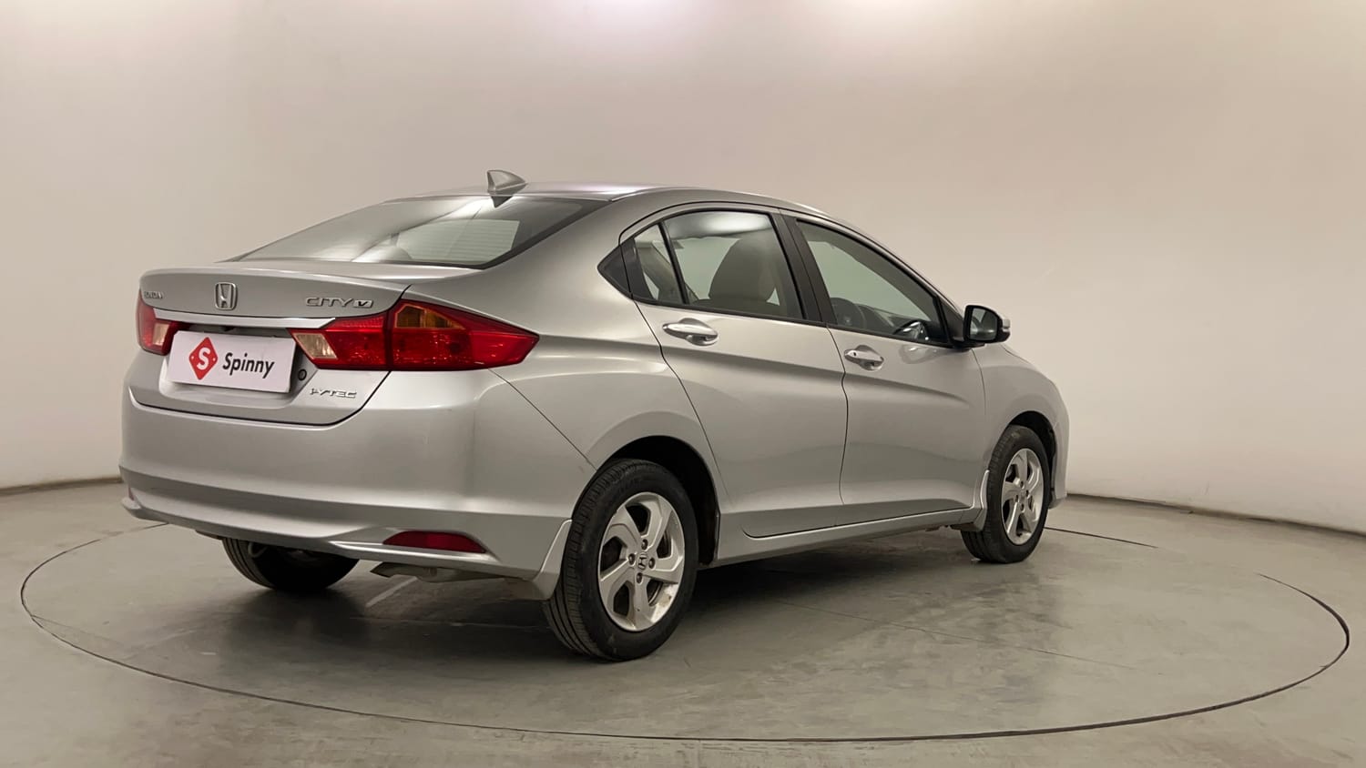 Used 2016 Honda City V Petrol Manual exterior RIGHT REAR CORNER VIEW