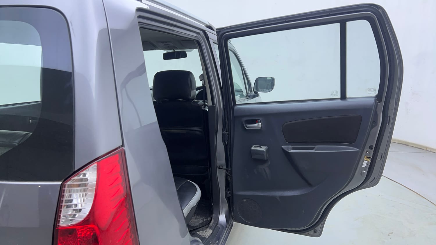 Used 2013 Maruti Suzuki Wagon R 1.0 LXI CNG (outside fitted) Cng Manual interior RIGHT REAR DOOR OPEN VIEW