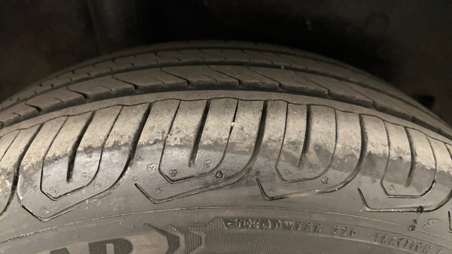 Used 2016 Honda City V Petrol Manual tyres RIGHT REAR TYRE TREAD VIEW