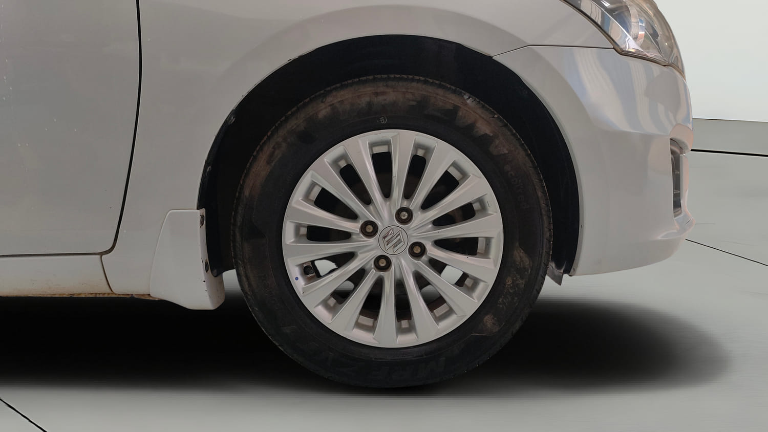 Used 2018 Maruti Suzuki Ciaz Zeta 1.4 MT Petrol Manual tyres RIGHT FRONT TYRE RIM VIEW
