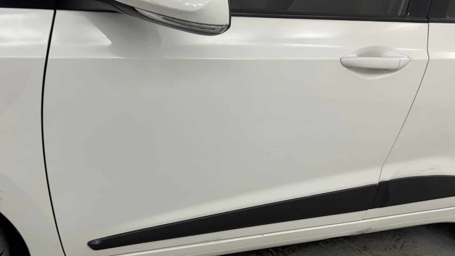 Used 2018 Hyundai Xcent SX 1.1 CRDi Diesel Manual dents MINOR SCRATCH