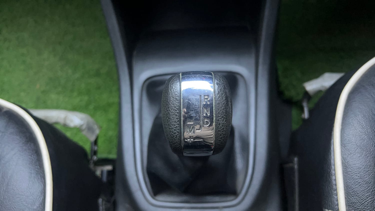 Used 2020 Renault Triber RXZ EASY-R AMT Petrol Automatic interior GEAR  KNOB VIEW