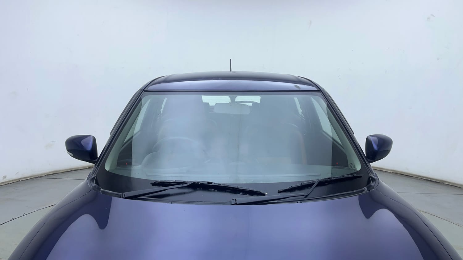 Used 2022 Maruti Suzuki Swift ZXi Petrol Manual exterior FRONT WINDSHIELD VIEW