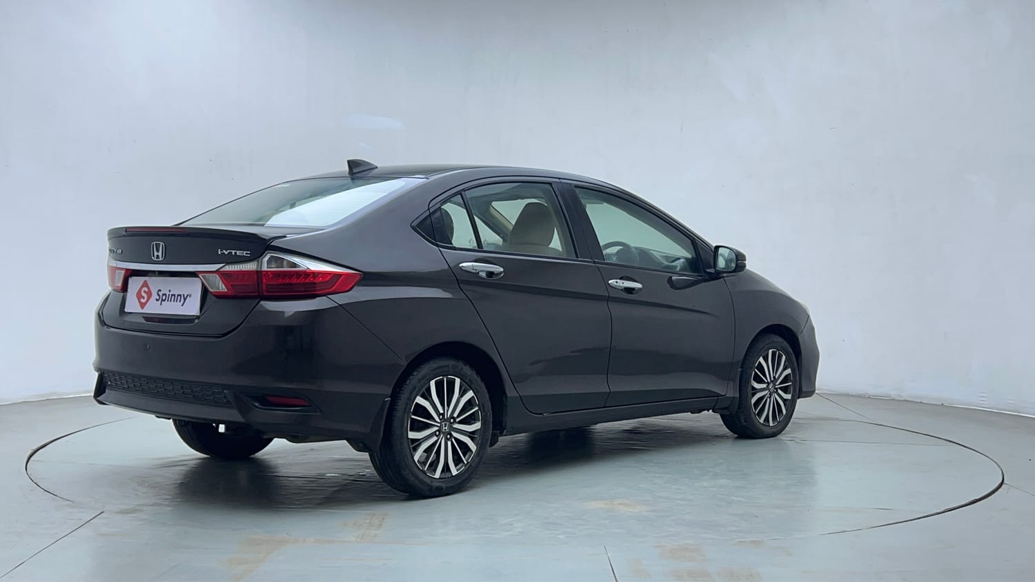 Used 2017 Honda City ZX CVT Petrol Petrol Automatic exterior RIGHT REAR CORNER VIEW