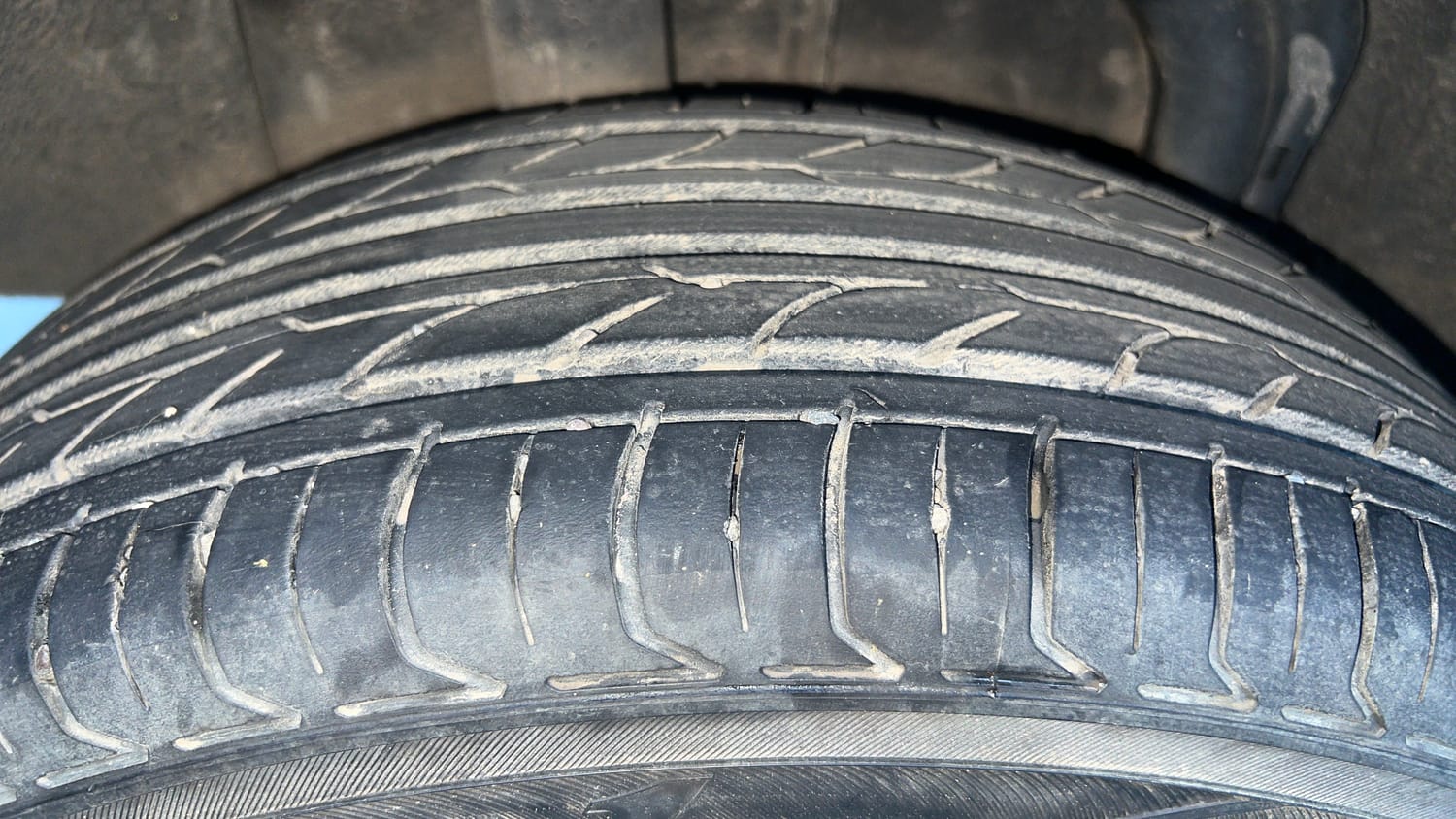 Used 2021 Renault Kiger RXT 1.0 Turbo MT Petrol Manual tyres RIGHT REAR TYRE TREAD VIEW