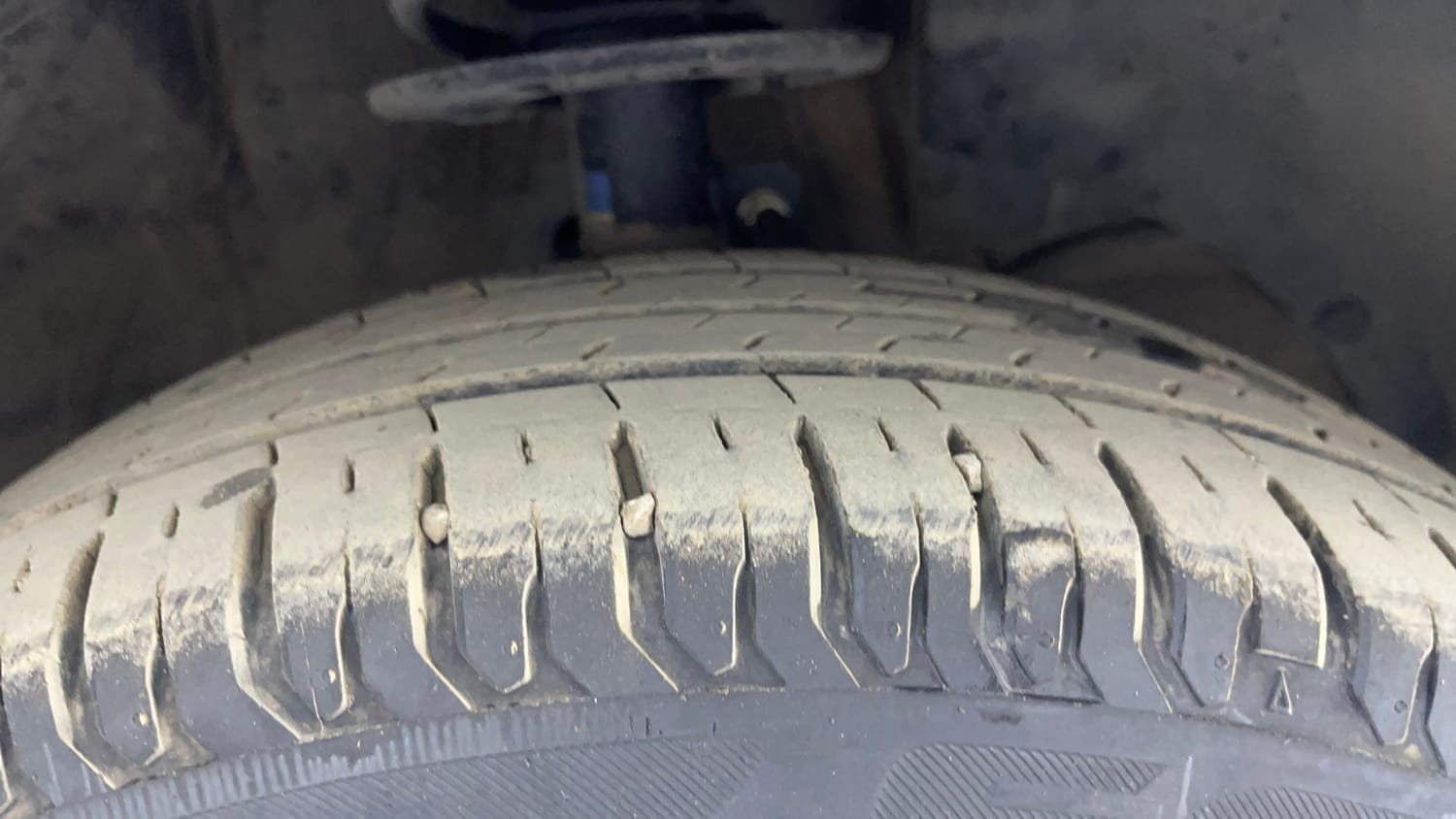 Used 2022 Maruti Suzuki Swift ZXi Petrol Manual tyres RIGHT FRONT TYRE TREAD VIEW