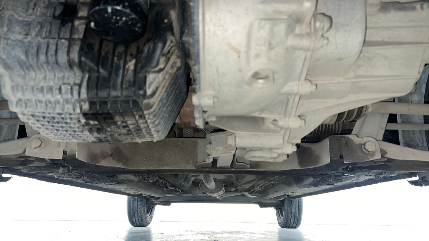Used 2021 Renault Kwid RXT 1.0 Opt Petrol Manual extra FRONT LEFT UNDERBODY VIEW
