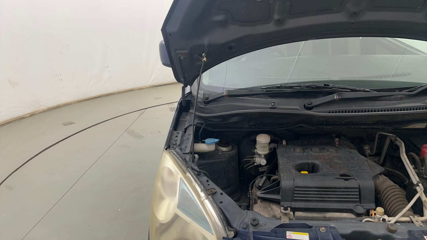 Used 2018 Maruti Suzuki Wagon R 1.0 VXI AMT Petrol Automatic engine ENGINE RIGHT SIDE HINGE & APRON VIEW