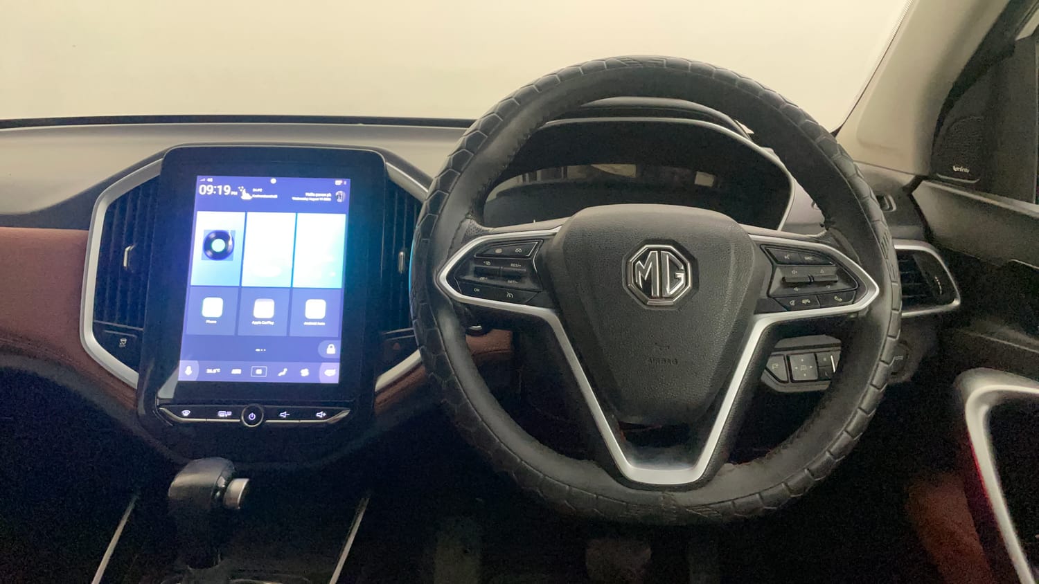 Used 2023 MG Motors Hector Plus Sharp 1.5 Petrol Turbo CVT 6-STR Petrol Automatic interior STEERING VIEW