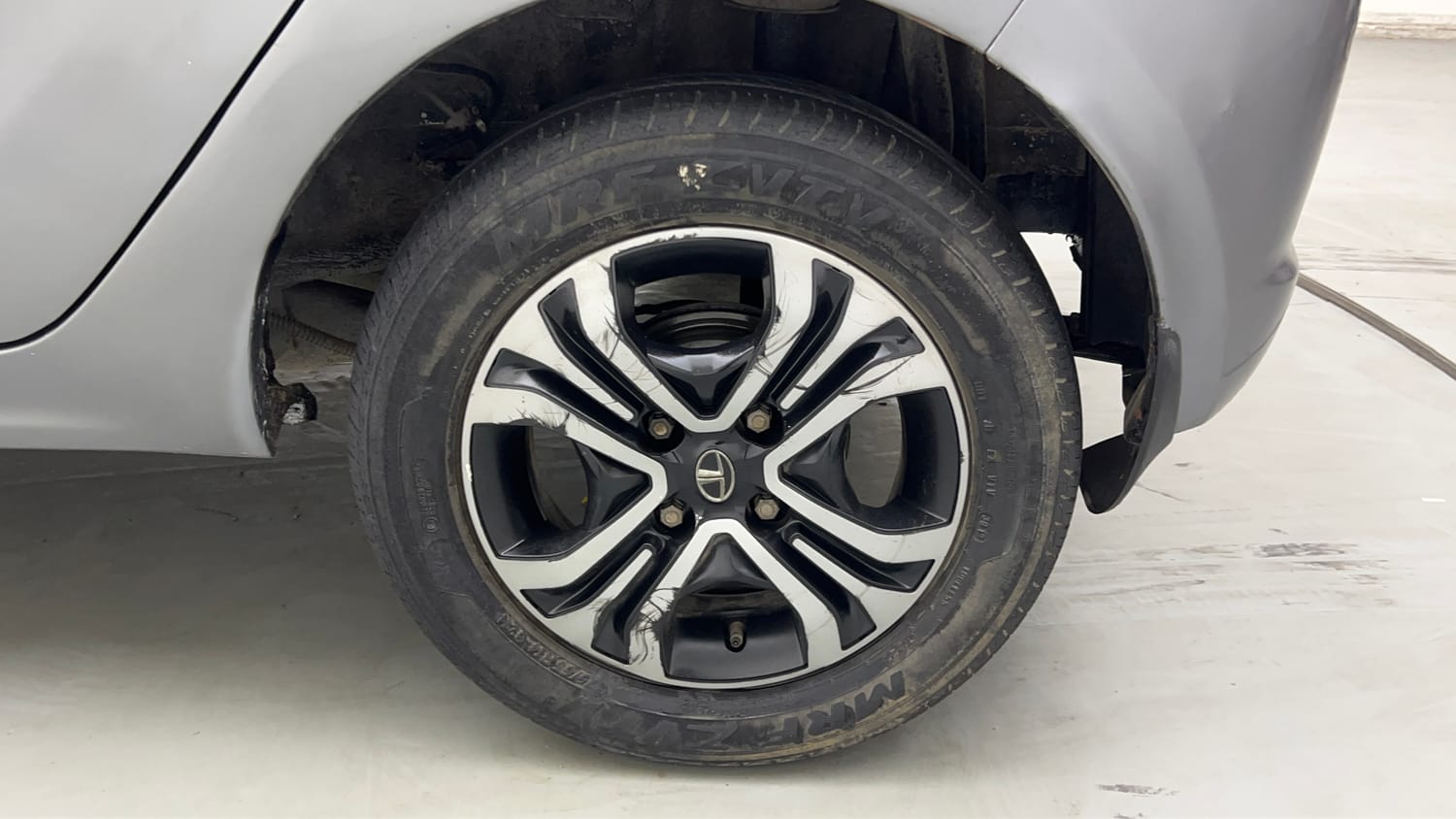 Used 2019 Tata Tiago Revotron XZA Petrol Automatic tyres LEFT REAR TYRE RIM VIEW