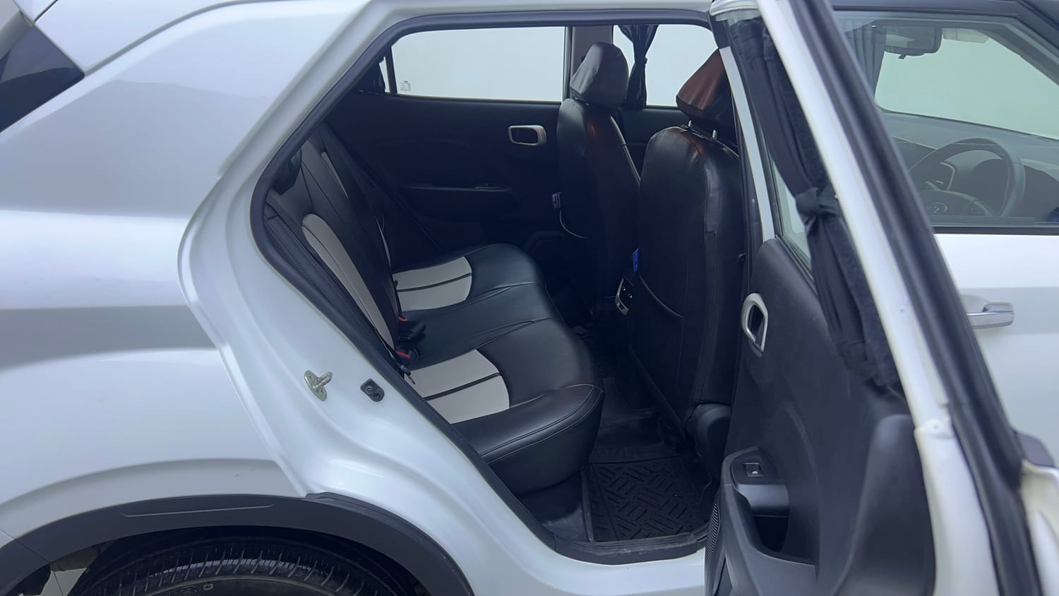 Used 2019 Hyundai Venue SX Plus 1.0 Turbo DCT Petrol Automatic interior RIGHT SIDE REAR DOOR CABIN VIEW