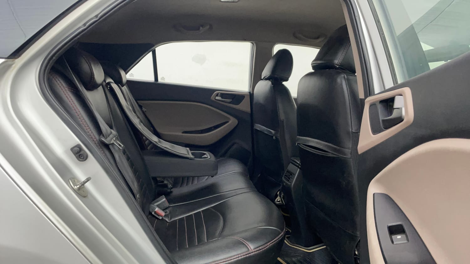 Used 2018 Hyundai Elite i20 Asta 1.4 CRDI Diesel Manual interior RIGHT SIDE REAR DOOR CABIN VIEW