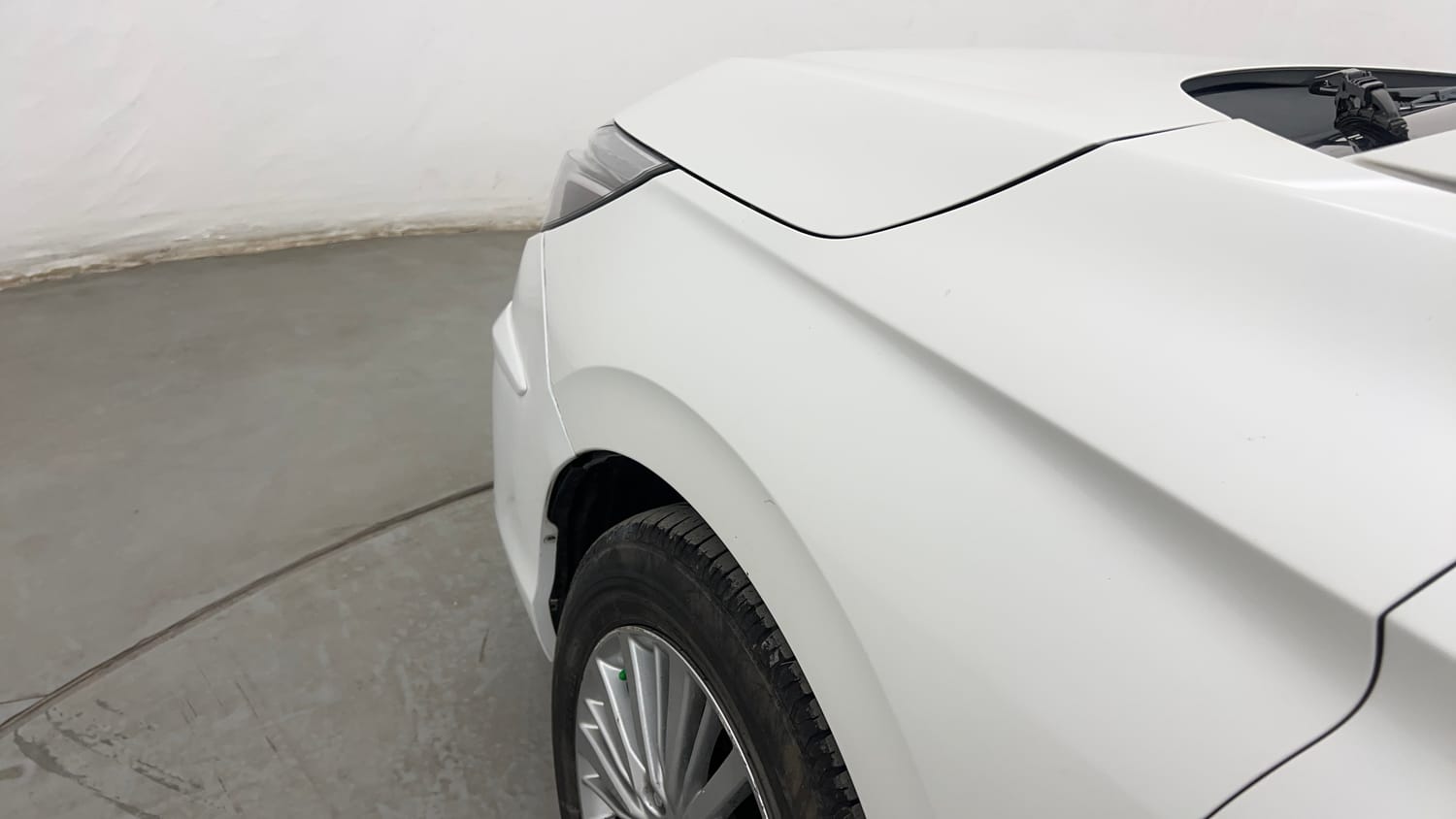 Used 2022 Honda City V Petrol Petrol Manual dents MINOR SCRATCH