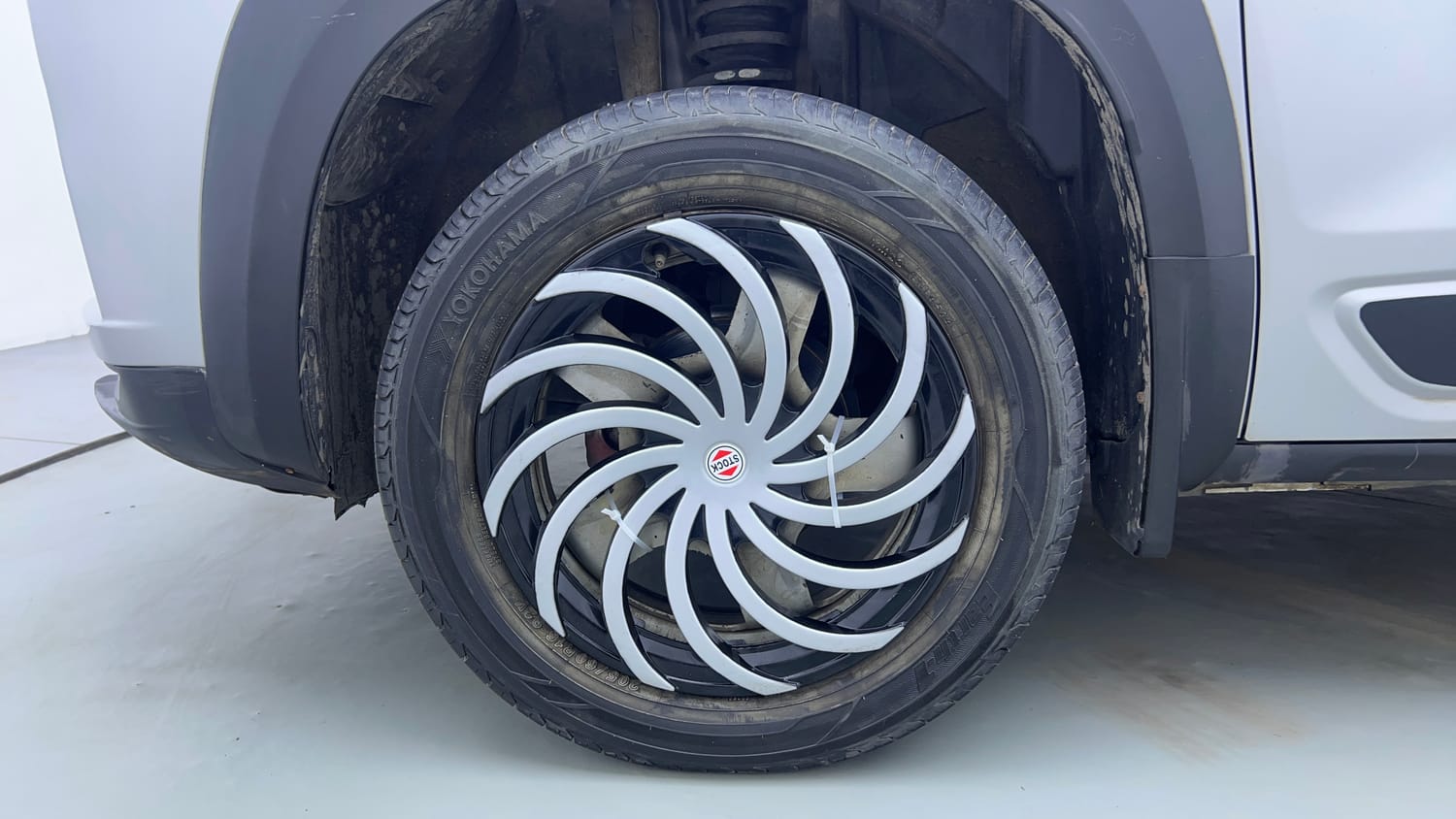 Used 2021 Renault Kiger RXT 1.0 Turbo MT Petrol Manual tyres LEFT FRONT TYRE RIM VIEW