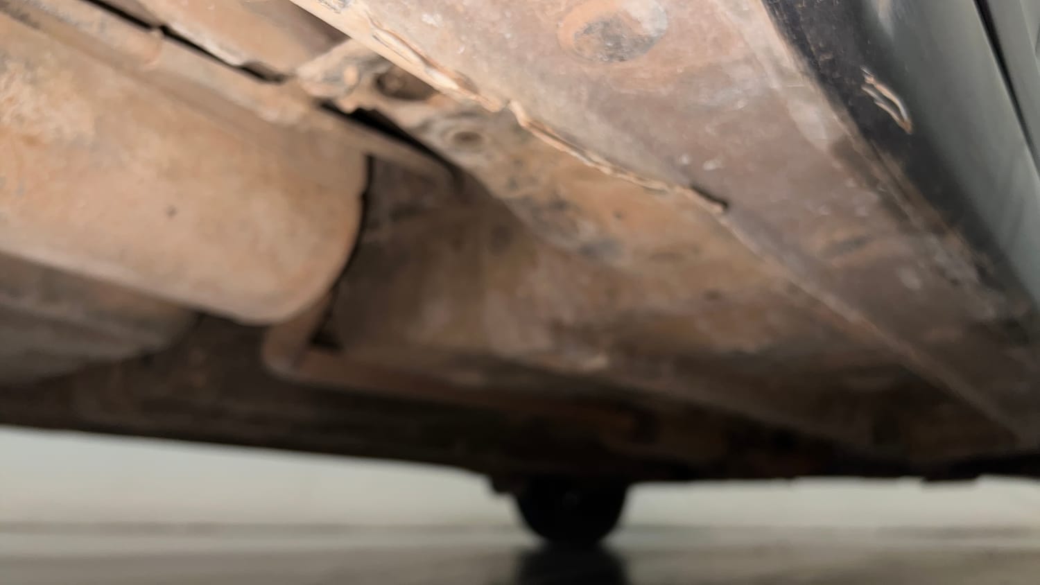 Used 2017 hyundai Eon Magna+ (O) Petrol Manual extra REAR RIGHT UNDERBODY VIEW