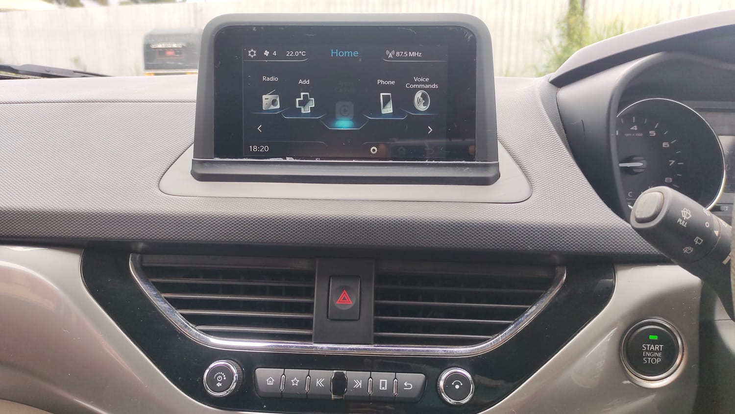 Used 2017 Tata Nexon XZ Plus Diesel Diesel Manual top_features Integrated (in-dash) music system