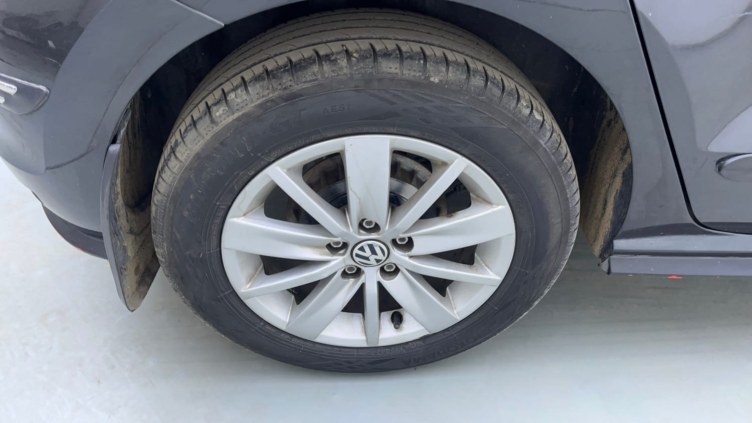 Used 2021 Volkswagen Polo Trendline 1.0L MPI Petrol Manual tyres RIGHT REAR TYRE RIM VIEW