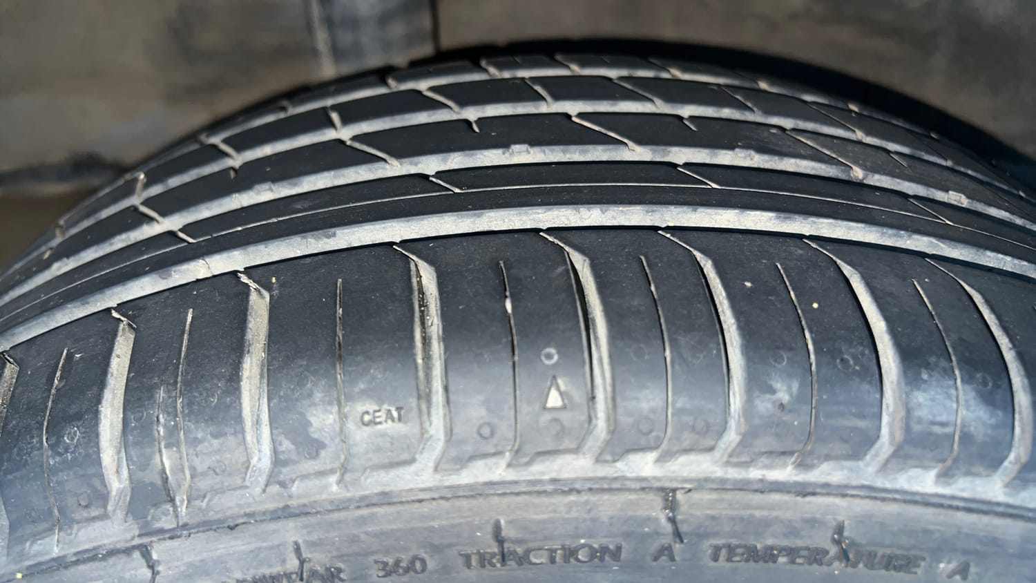 Used 2021 Honda City ZX CVT Petrol Petrol Automatic tyres RIGHT REAR TYRE TREAD VIEW