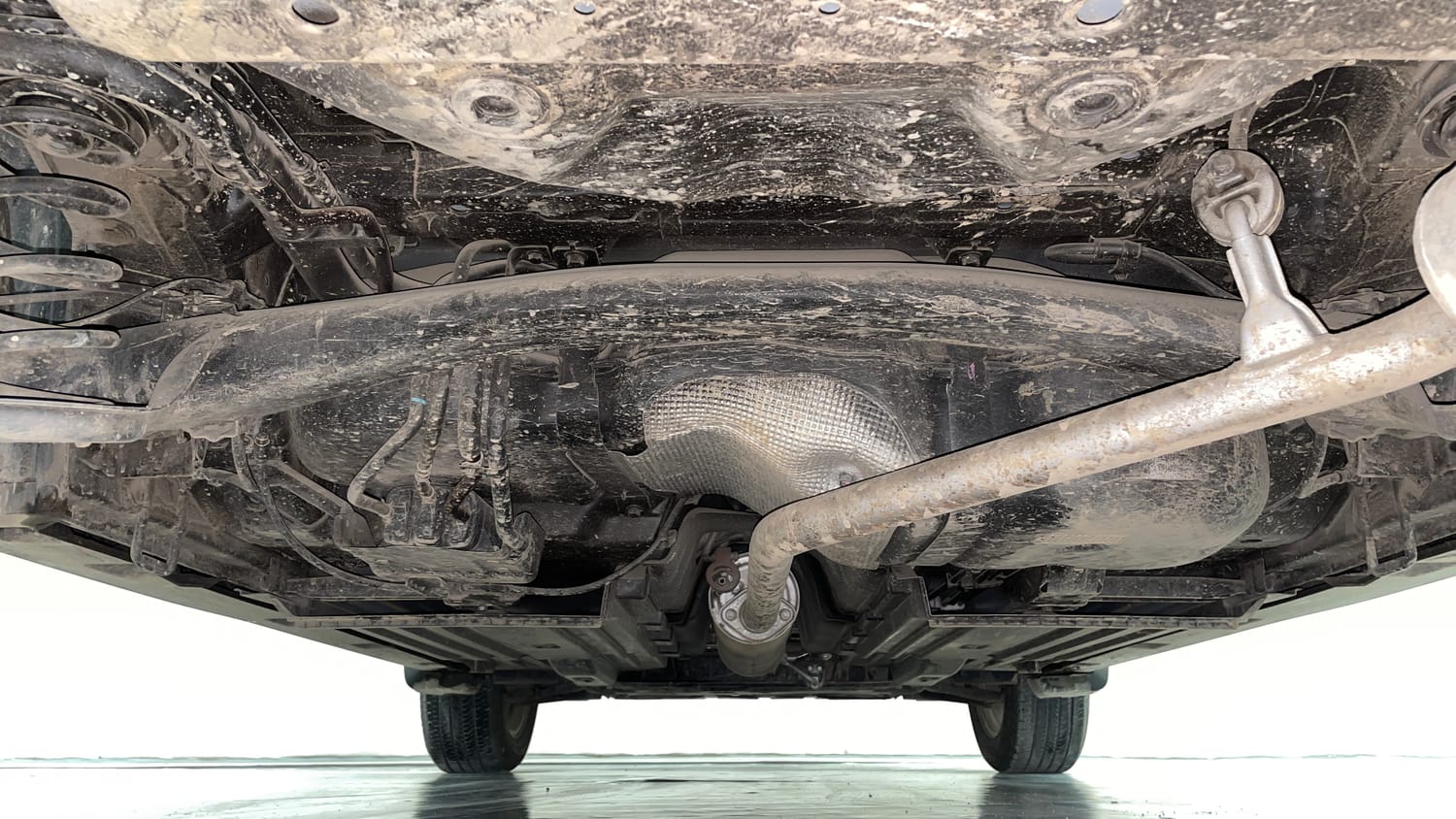 Used 2025 Toyota Urban Cruiser Hyryder G (O) AT NeoDrive Petrol Automatic extra REAR UNDERBODY VIEW (TAKEN FROM REAR)