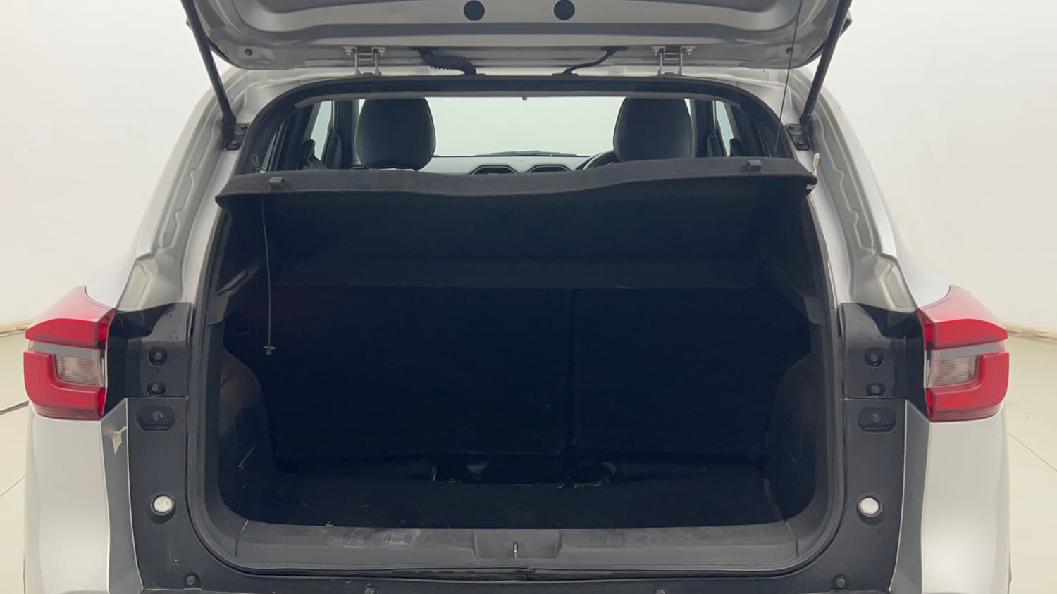 Used 2021 Nissan Magnite XV Petrol Manual interior DICKY INSIDE VIEW