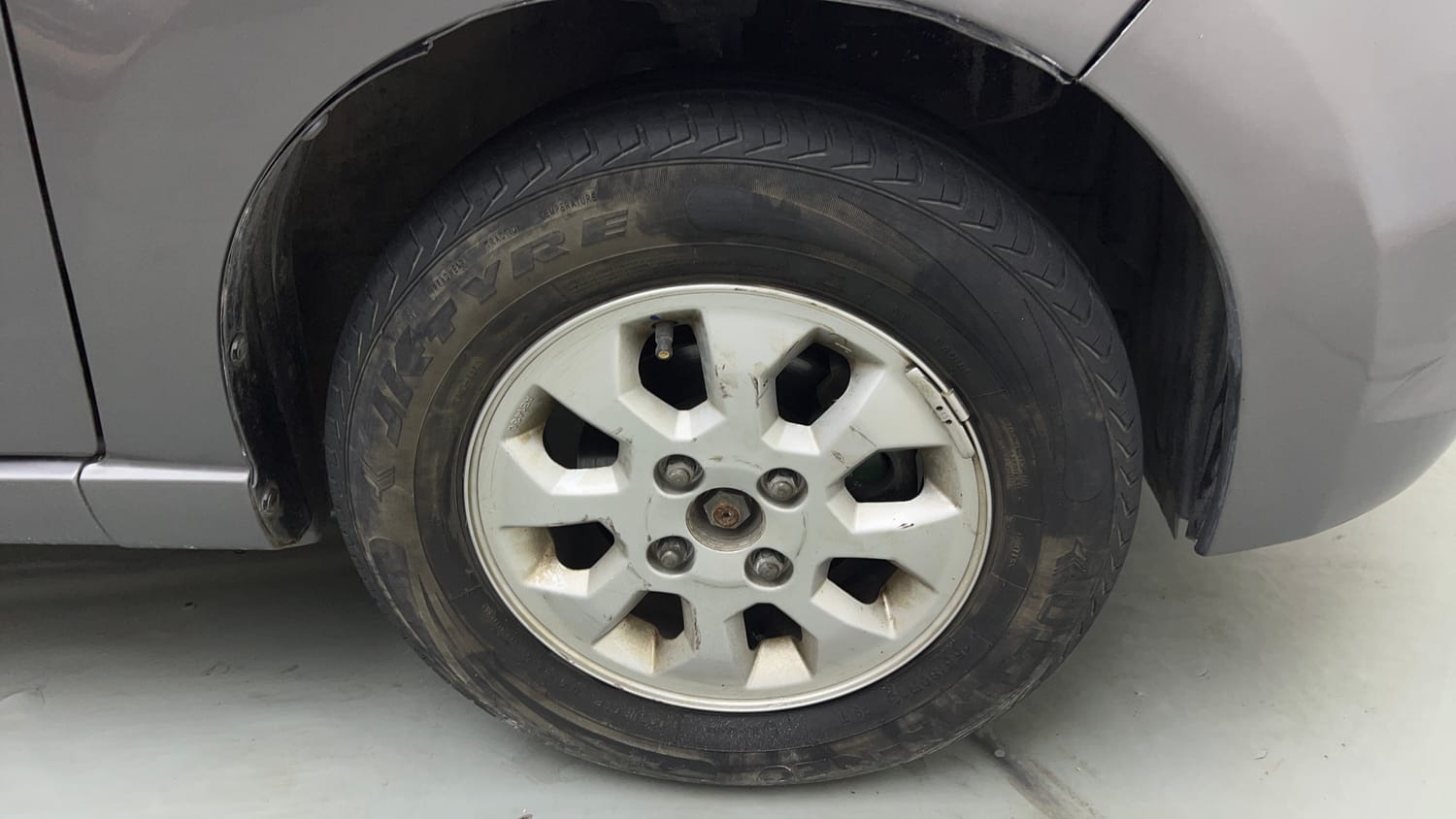 Used 2013 Maruti Suzuki A-Star ZXI Petrol Manual tyres RIGHT FRONT TYRE RIM VIEW