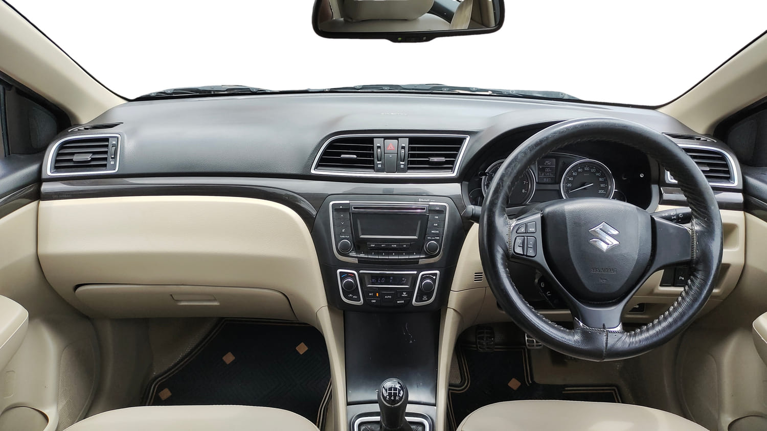 Used 2018 Maruti Suzuki Ciaz Zeta 1.4 MT Petrol Manual interior DASHBOARD VIEW