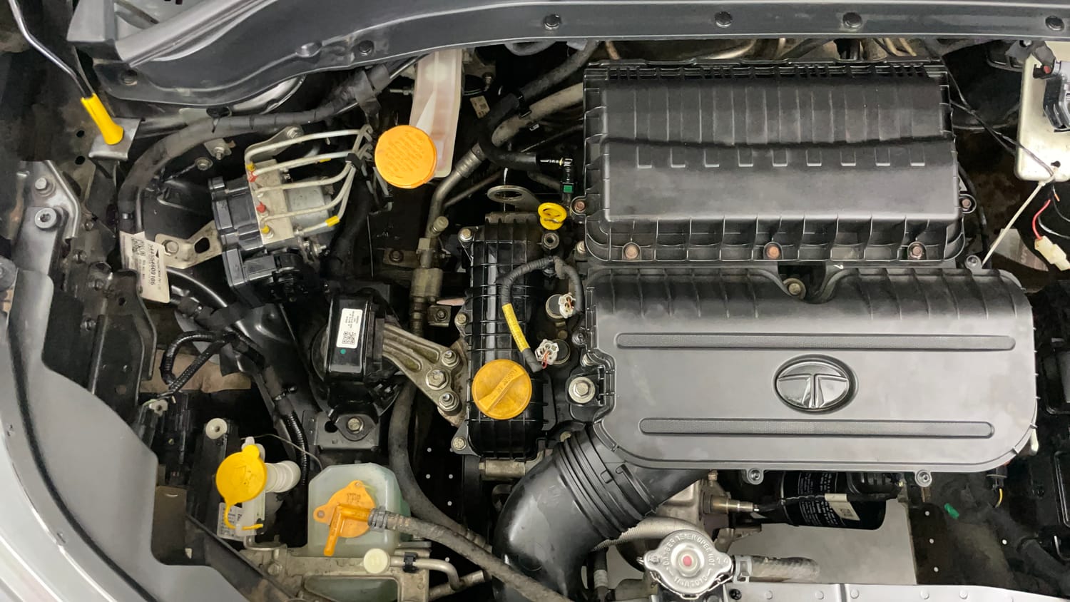 Used 2021 Tata Punch Pure MT Petrol Manual engine ENGINE RIGHT SIDE VIEW