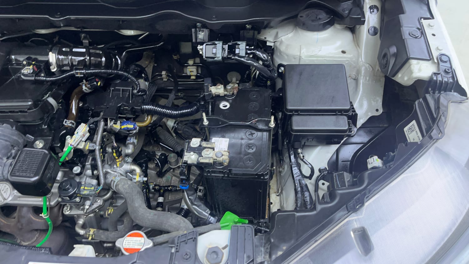 Used 2022 Maruti Suzuki XL6 Alpha MT Petrol Petrol Manual engine ENGINE LEFT SIDE VIEW