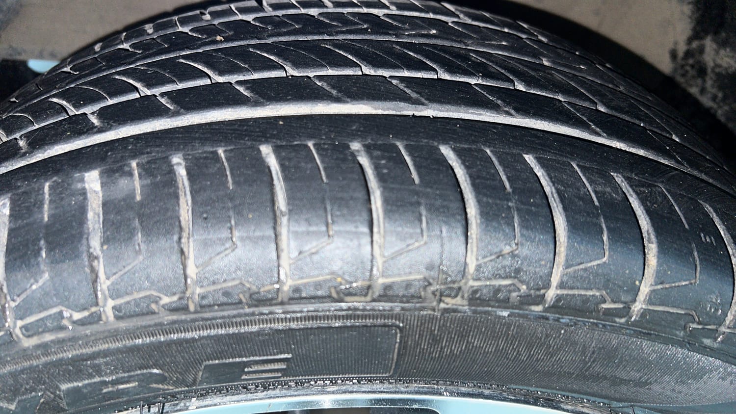Used 2019 Maruti Suzuki Baleno Zeta Petrol Manual tyres LEFT FRONT TYRE TREAD VIEW