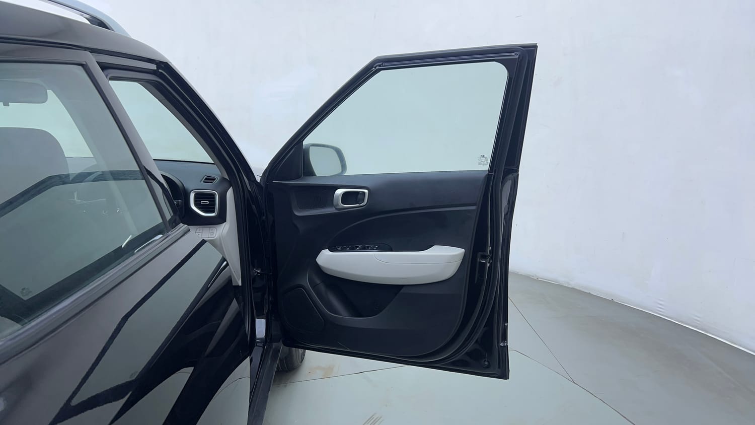 Used 2025 Hyundai Venue S Plus 1.2 Petrol MT Petrol Manual interior RIGHT FRONT DOOR OPEN VIEW
