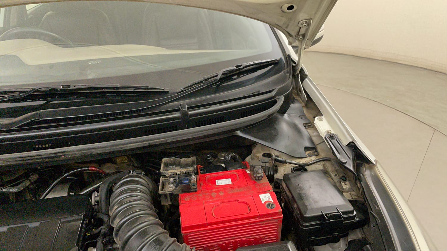 Used 2016 Hyundai Elite i20 Asta 1.4 CRDI (O) Diesel Manual engine ENGINE LEFT SIDE HINGE & APRON VIEW